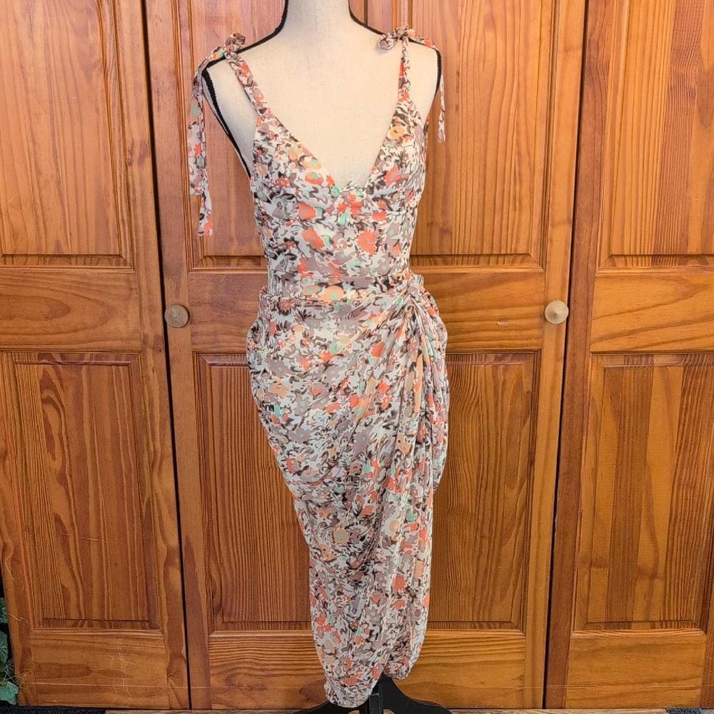PrettyLittleThing NWT Multicolor Floral Midi Dress 6            CC206